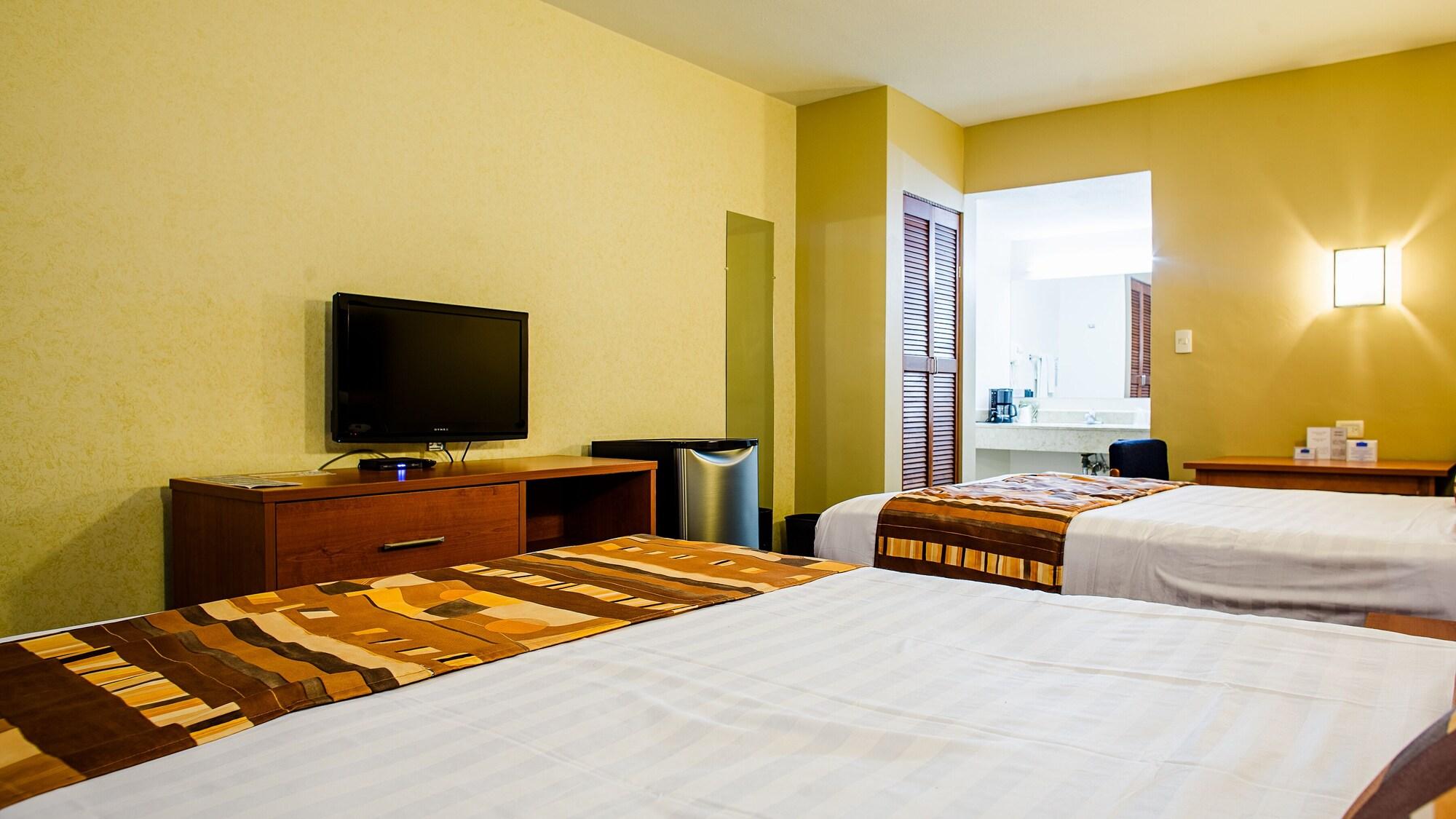 American Inn Hotel & Suites Parral Exteriör bild